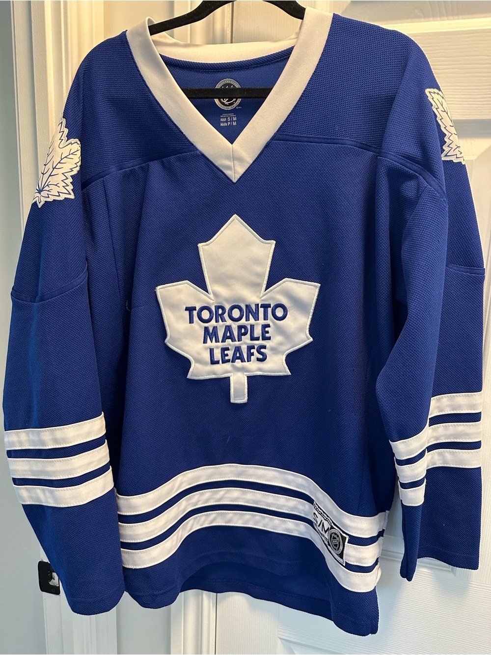 Toronto Maple Leafs Blue & White Hockey Jersey size Small/Medium